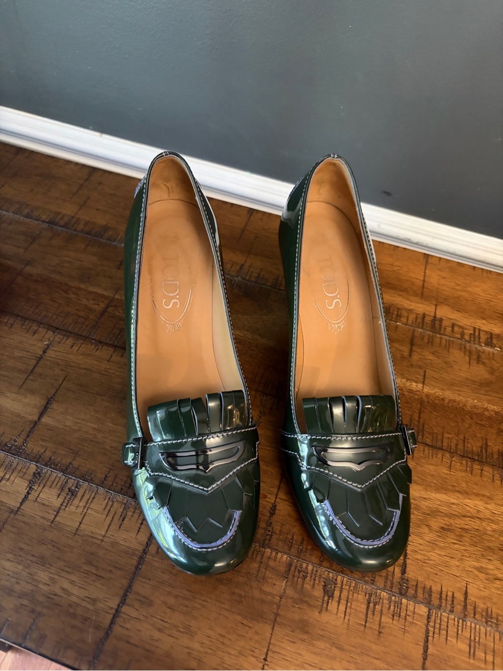 Tod's Green Patent Leather Fringe Herls for Women